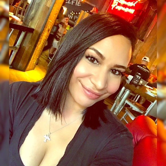 Meet your Posher, Tiffany - Picture 1 of 1